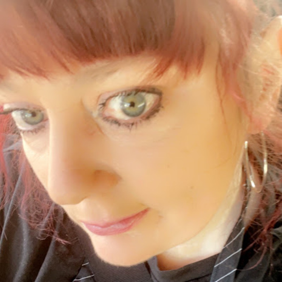 Meet your Posher, Tracie - Picture 1 of 1